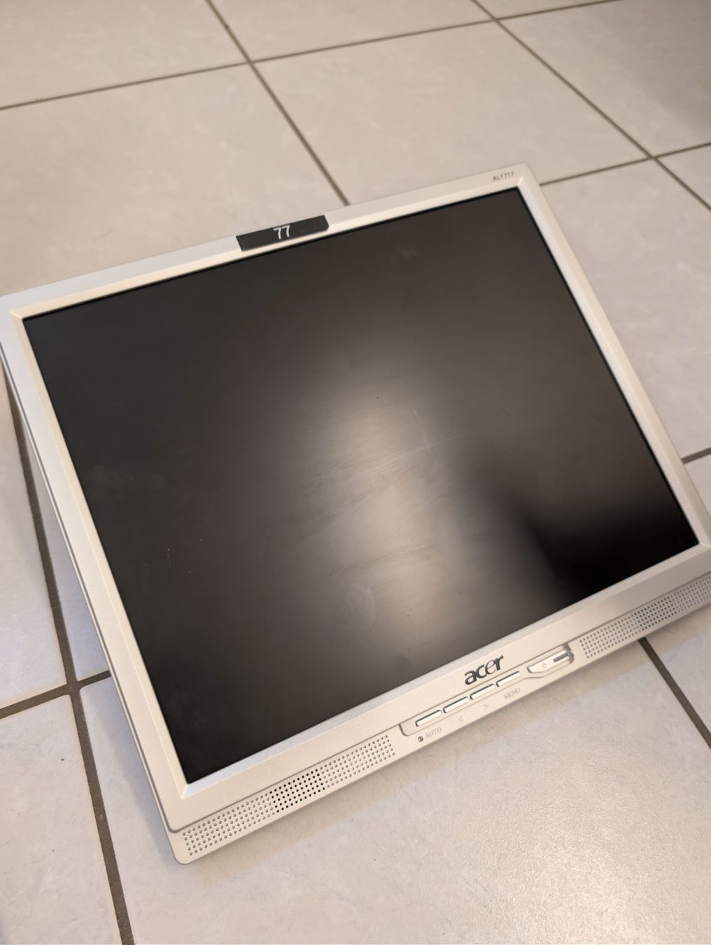Ecrans: Monitor vga Acer - Samsung – D'occasion à Bellinzona par fan_tc7f 7