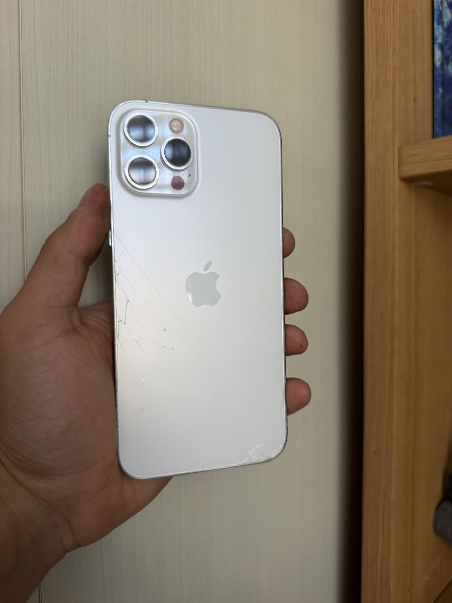 Apple Handys / Smartphones: Iphone 12 Pro Max – Gebraucht aus Kaiseraugst von qua_k6kt
