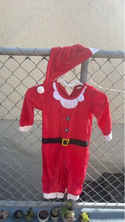 Weihnachtskostüm Baby rot Grösse 100 mit Mütze