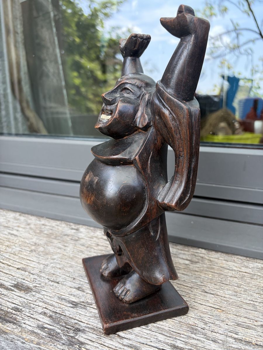 Statuette: Holzfigur lachender Buddha – Usato da Männedorf venduto da palladio 3