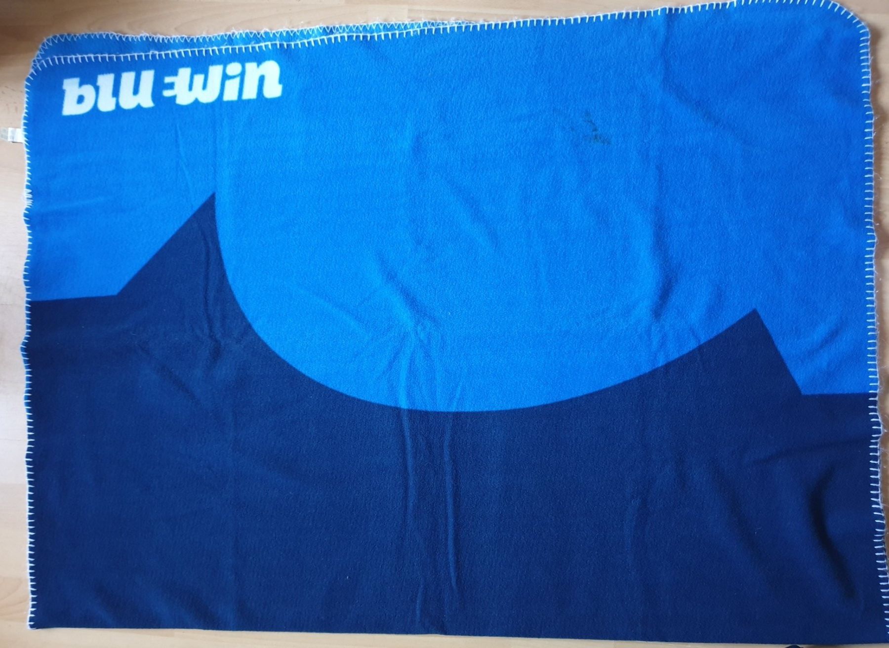 Coperte: Kuschelige Fleece Decke, mit Flecken – Usato da Reinach BL venduto da Silvester1900