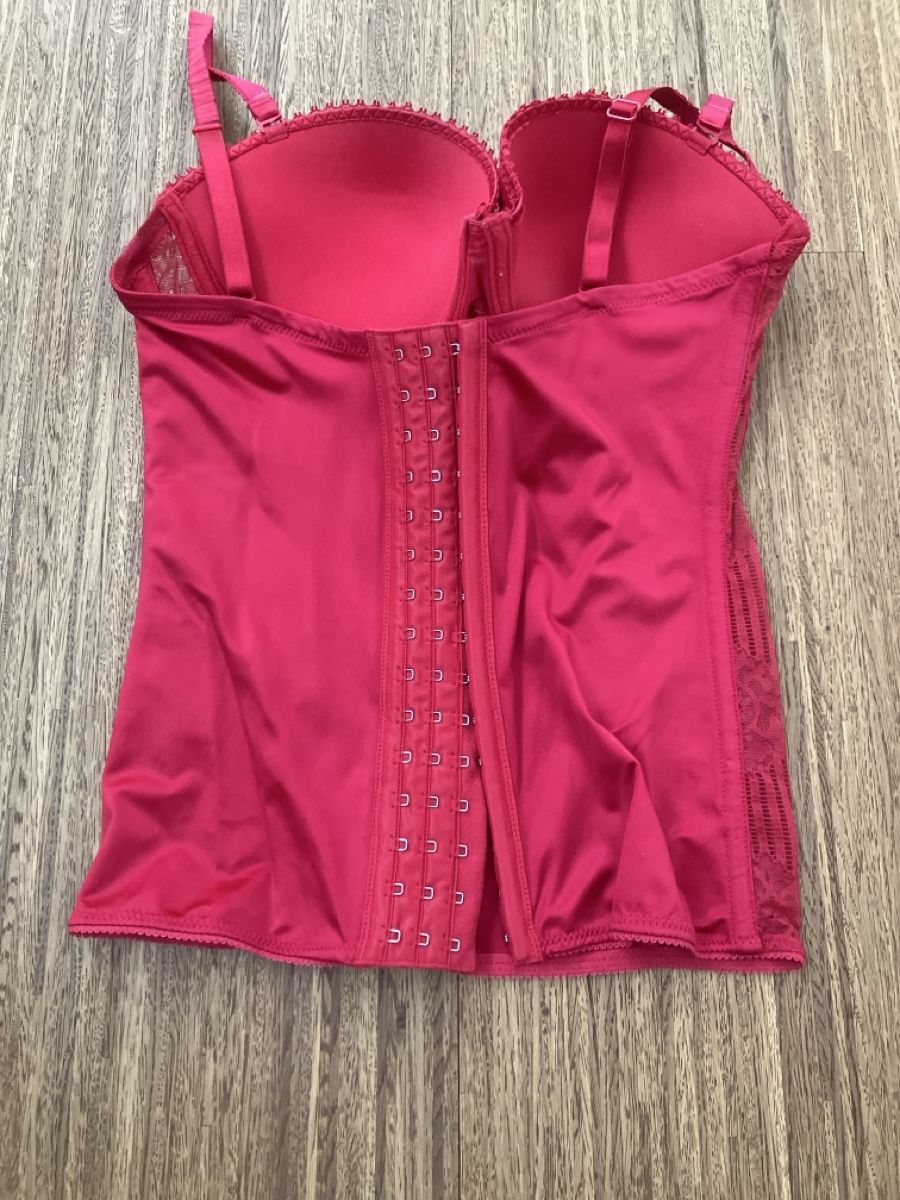 Altra biancheria intima: Korsett Spitze rot Grösse 80B – Usato da Ruggell venduto da VegasGirl 1