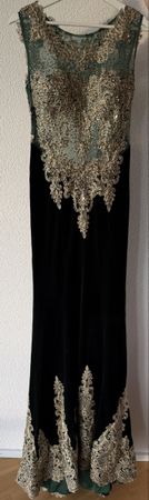 Ballkleid aus Samt, Dunkelgrün/Gold