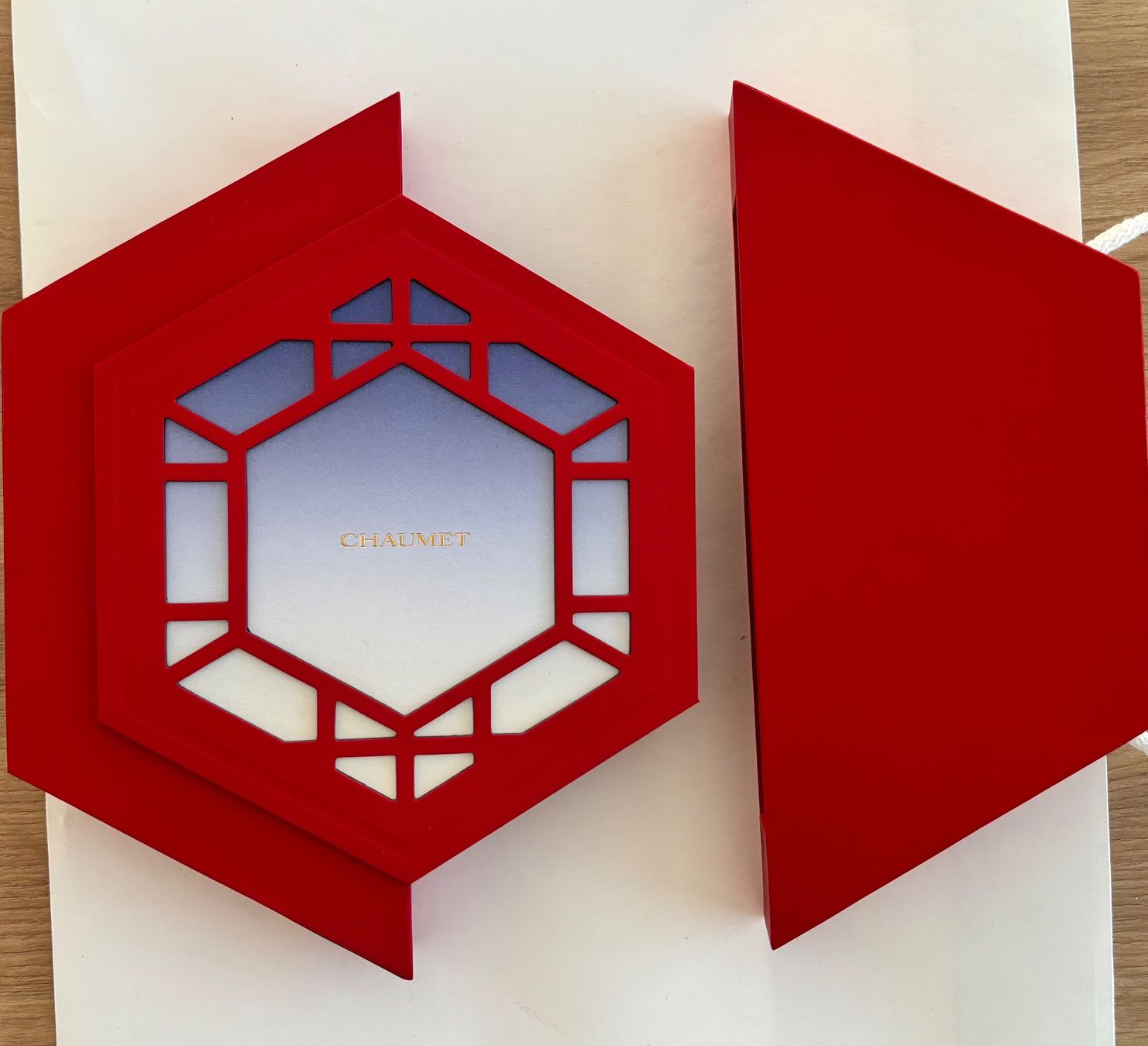 Couverts & Versandtaschen: Chaumet Red Envelopes – Neu und originalverpackt aus Buchrain von np1_nb6m 2
