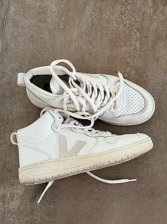 Chaussures femmes: Veja Schuhe 38 – D'occasion à Heimberg par melsarah