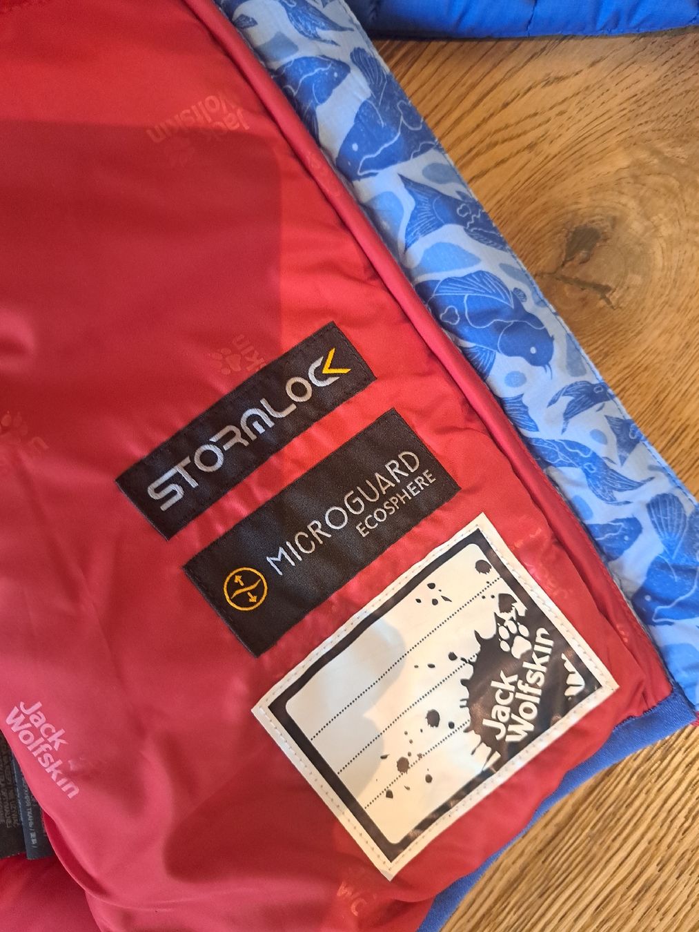 Jack Wolfskin Jacken & Mäntel: Jack Wolfskin Zenon Jacke mit Loop blau rot Herbst – Gebraucht aus bazenheid von salerno007 1