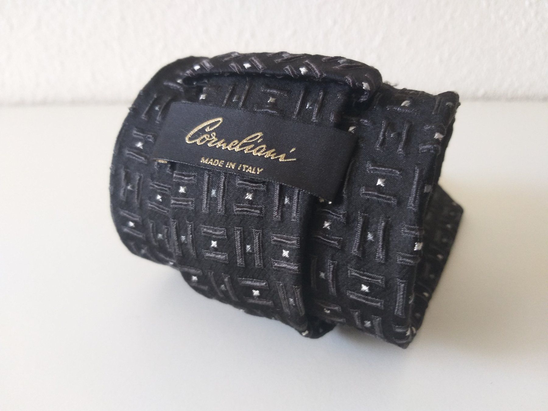 Cravatte: CORNELIANI Cravate en soie / seiden Krawatte – Usato da Cossonay-ville venduto da Super-Price-Quality 3
