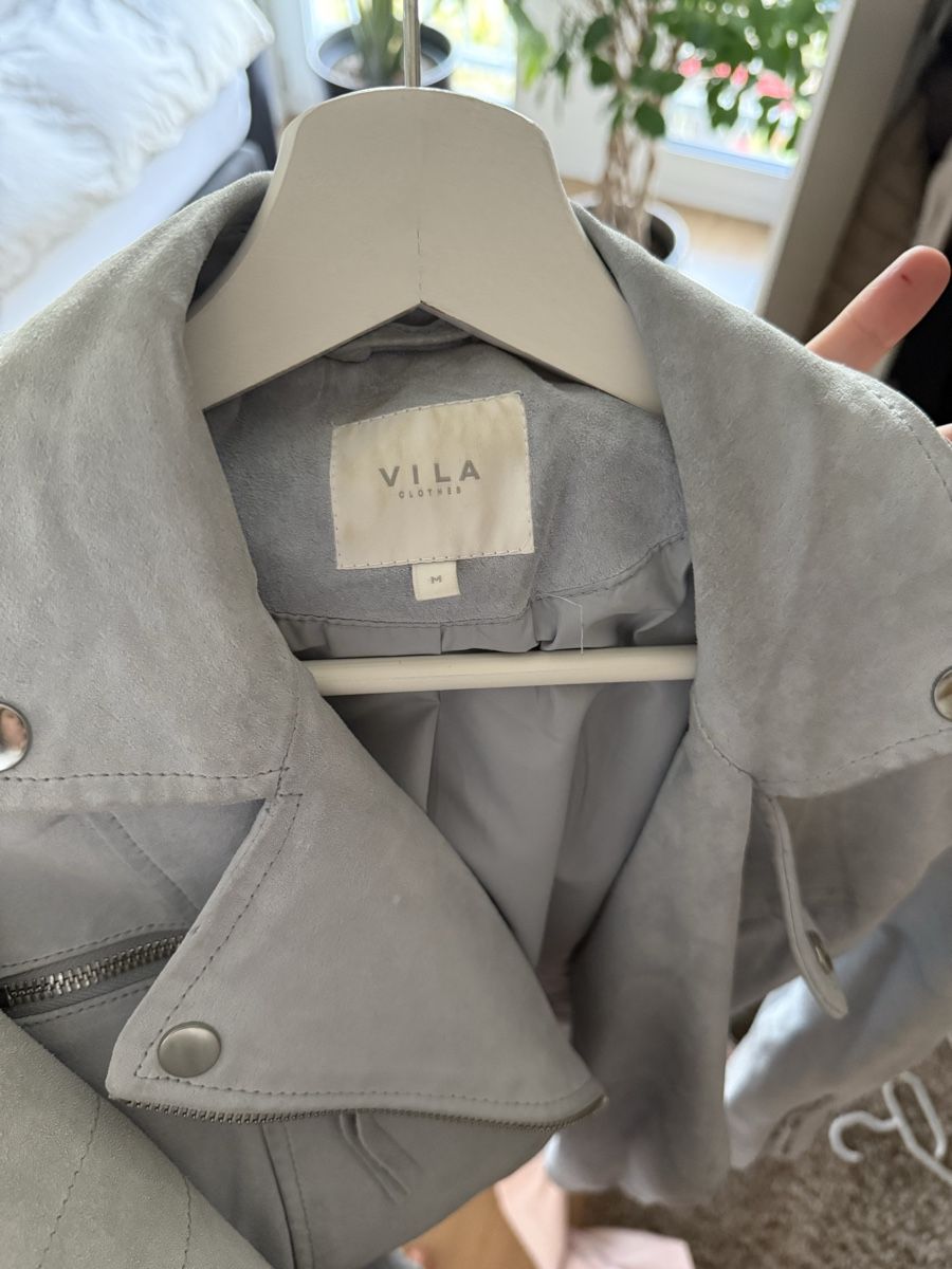 Vila Vestes: Hellblaue Wildlederjacke – D'occasion à Frauenfeld par lorinajennifer 2