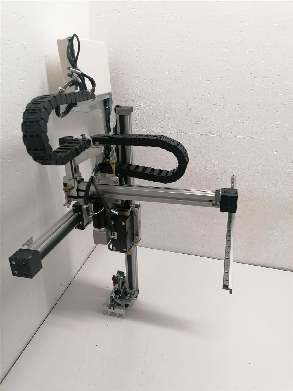 Tutte le macchine: 3 - Achsen Roboter  50cm x 42cm x 52cm – Usato da Niederdorf venduto da LeptonAG_Labor 4
