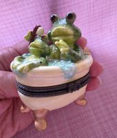 Boîte à bijoux Grenouilles dans une baignoire, porcelain