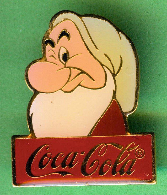 Disney Plaketten & Abzeichen: Disney   GRUMPY   Coca Cola – Gebraucht aus Winterthur von Sammleroase