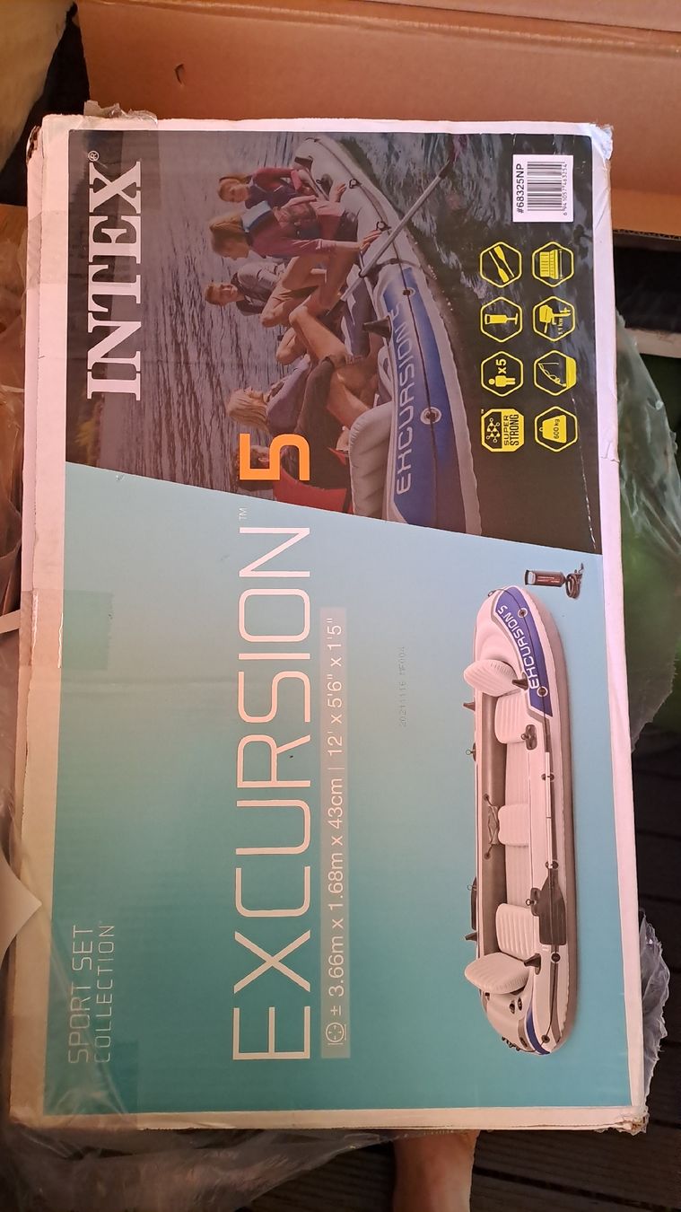 Barche: Intex Excursion 5 Schlauchboot neu und originalverpackt – Nuovo e nell'imballaggio originale da Etziken venduto da kre_c6vd