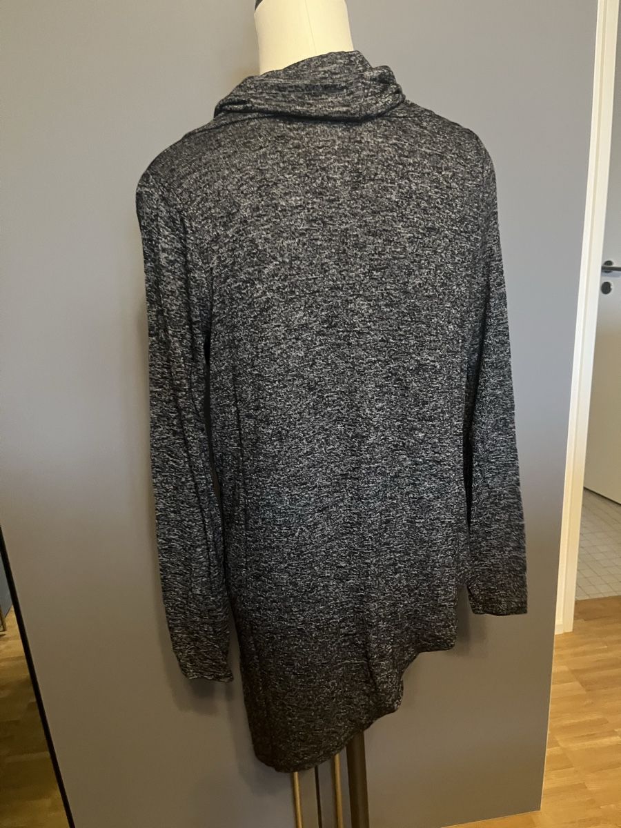 New Look Pullover & Sweatshirts: New Look Pullover Gr. 8 – Gebraucht aus Zollikerberg von LLV 2