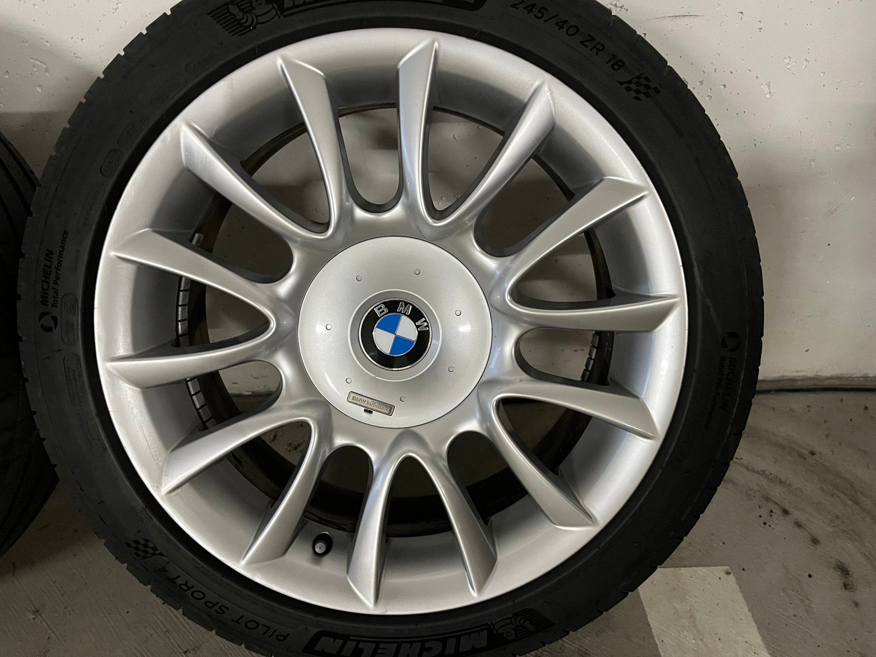 BMW Pneus & Kompletträder: Räder BMW E60, E61, Individual V-Speiche 152 – Gebraucht aus Muri AG von Remidemi7 2