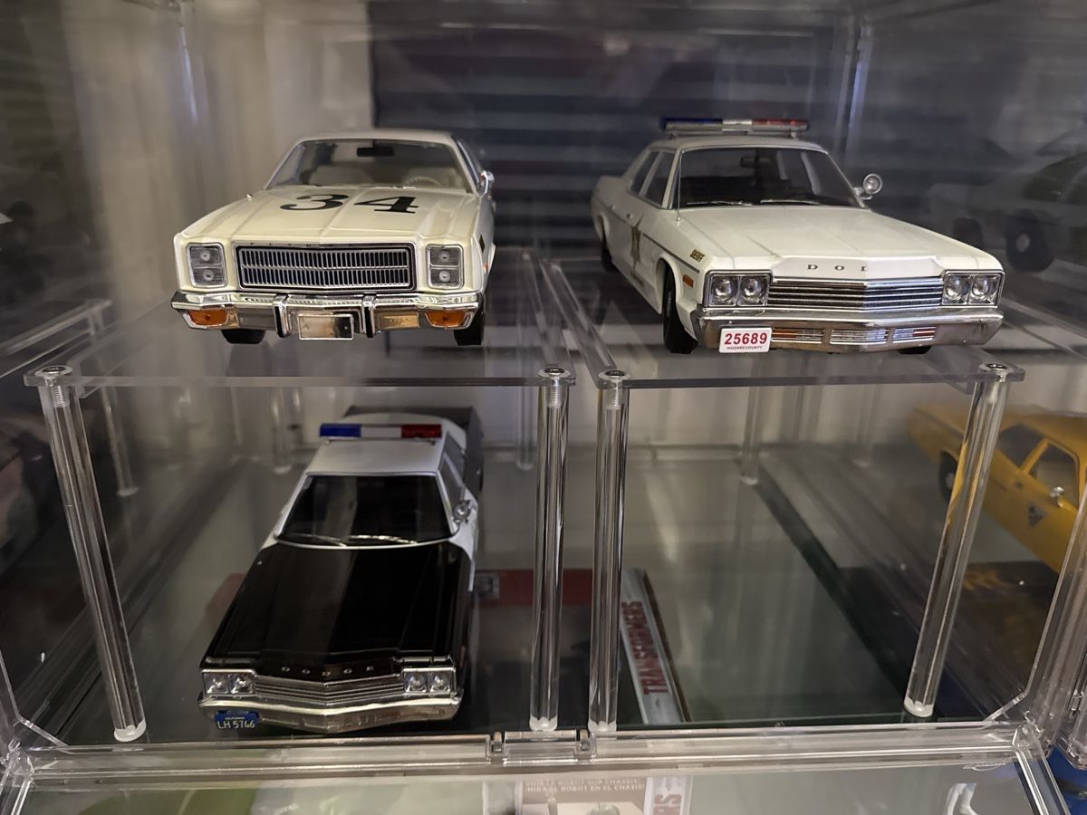 Dodge Modellini d'auto: Dodge Sheriff Hazzard County weiss Polizeiauto – Usato da Basel venduto da Zomeg 9