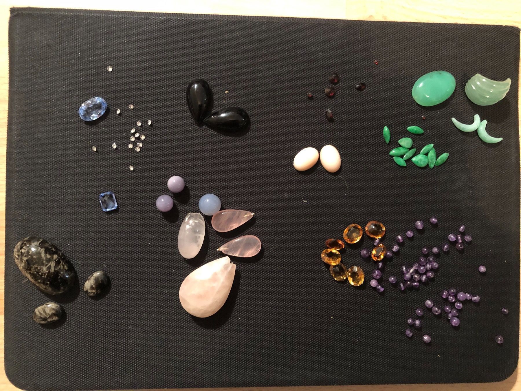 Autres bijoux: Lot: Halbedelsteine – D'occasion à Wald ZH par mlnt 9