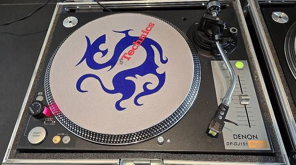 Denon Giradischi: 2x DJ Denon Plattenspieler inkl. Boxen – Usato da Triesenberg venduto da mbli2024 1