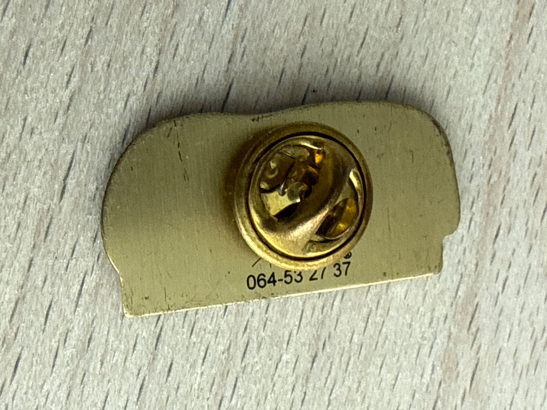 Placchette & Badge: Pin Hotel Atzmännig – Usato da Glattbrugg venduto da Schweigmatt 1