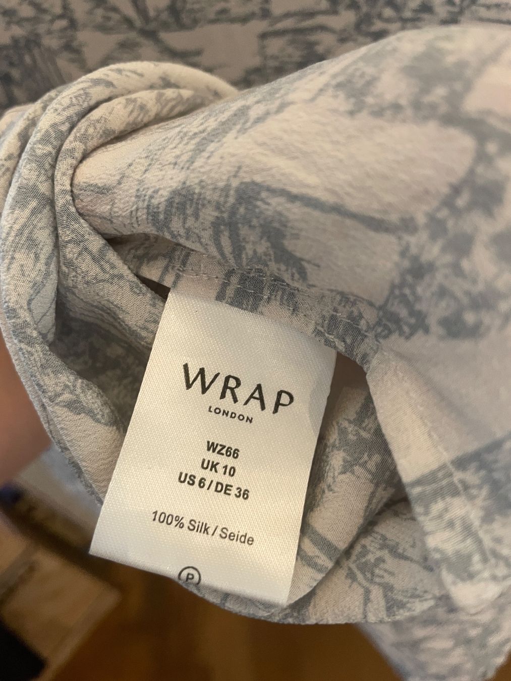Camicette: Seidenbluse von Wrap, graphisches Muster, Creme-bleu, 36 – Usato da Basel venduto da non_vn79 3