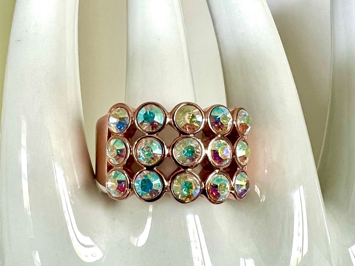 Anelli: Cocktail Ring roségold mit Aurora Borealis Kristallen – Usato da Ruswil venduto da artbyhand 1