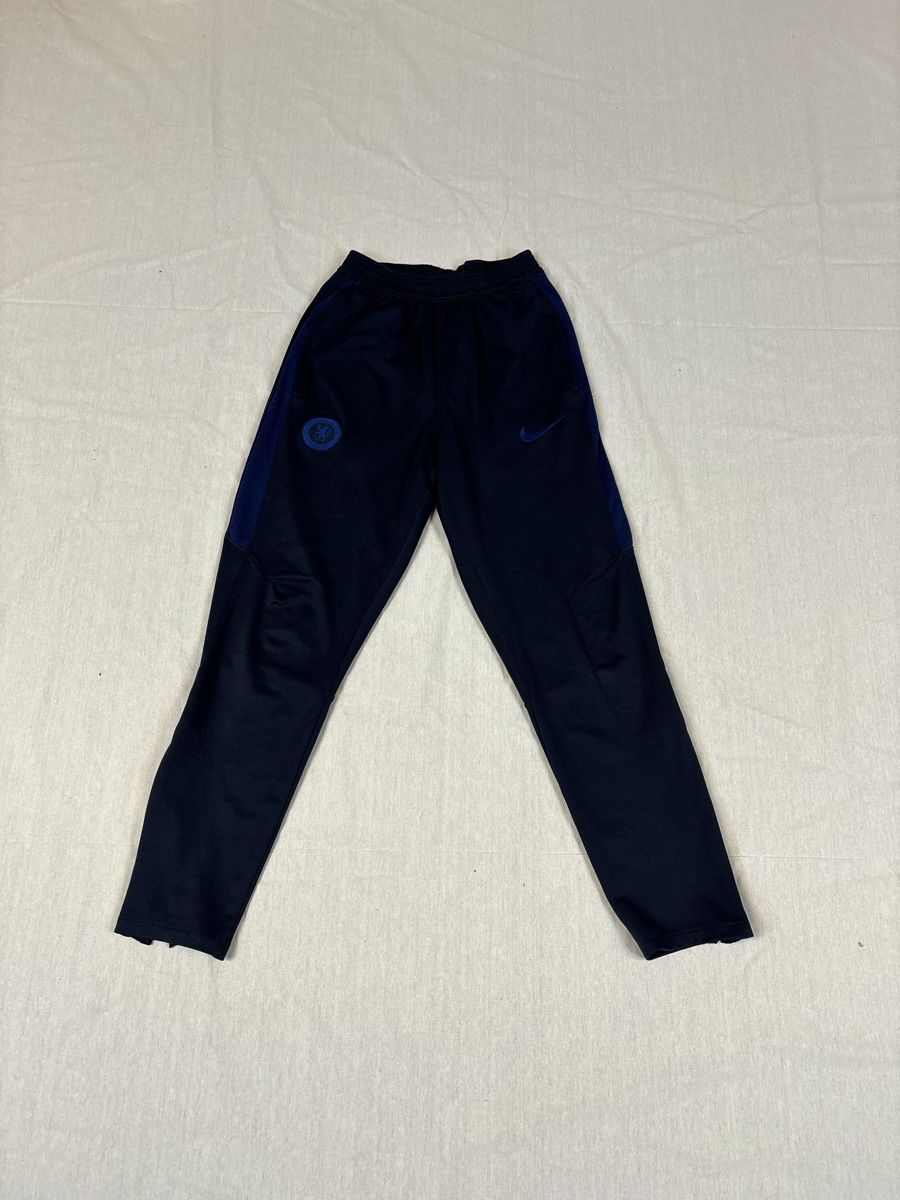 Nike Pantaloni: Nike Sporthose Chelsea – Nuovo (secondo la descrizione) da Lindau venduto da KT_Vintage