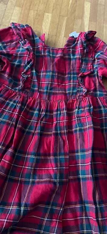 Vestiti & Gonne: Robe Noël fille 2/3 et 4/5  – Usato da Renens VD venduto da mary184 2