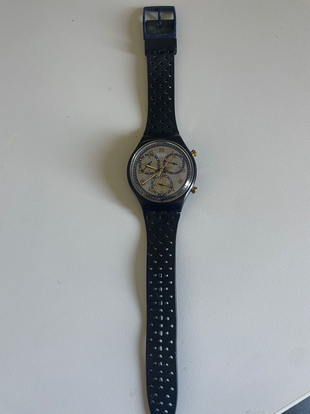 Swatch Orologi: Swatch Uhr dunkelblau Damen – Usato da Volketswil venduto da n_r_5gdf 1