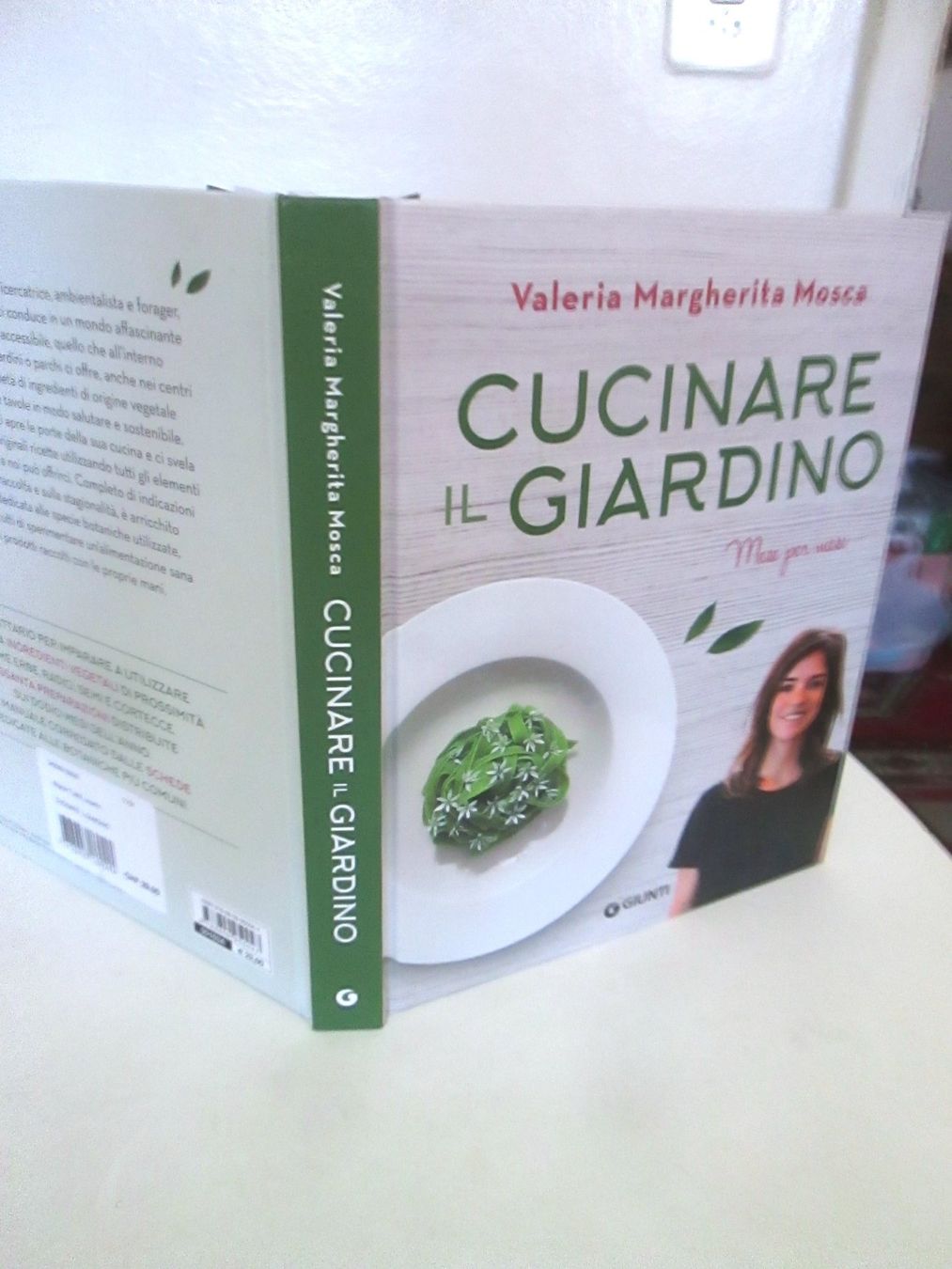 Livres: Cucinare il giardino – D'occasion à Sementina par babucia