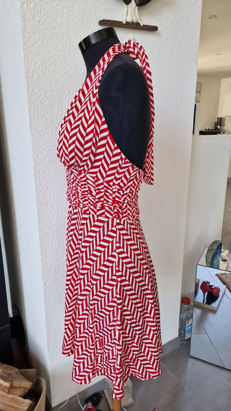 Robes: Süsses Neckholder-Kleid – D'occasion à Wil  AG par Kfloh 1