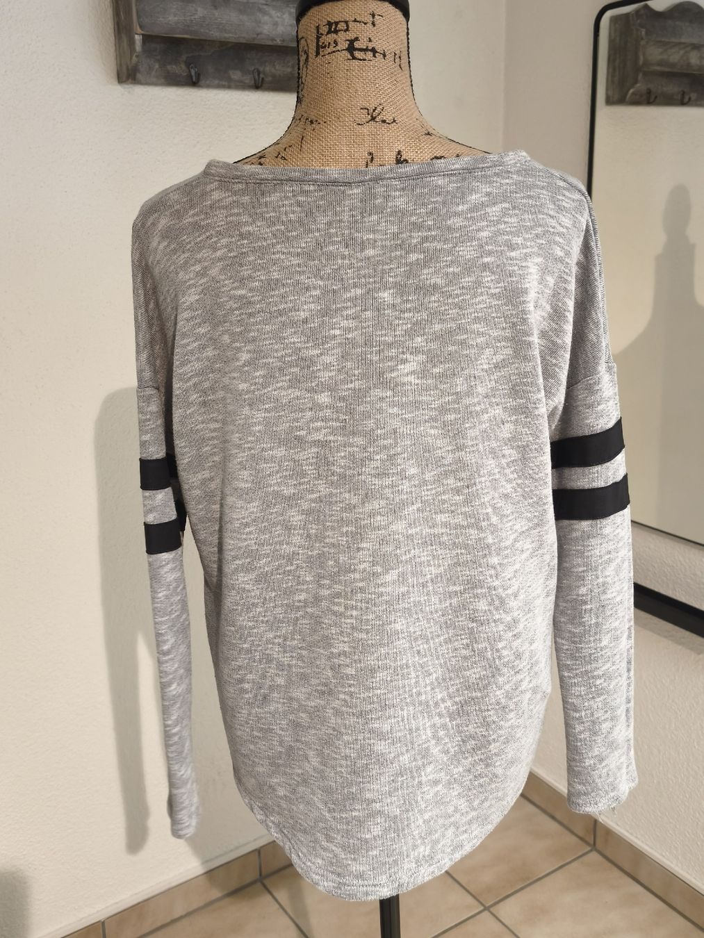 Zebra Maglioni & Felpe: Pullover zebra grau M/L mit Aufdruck 89 – Usato da Emmetten venduto da SecondhandSiska 2