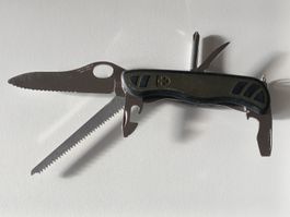 Superbe Couteau Victorinox SwissTool Military 10 vert olive