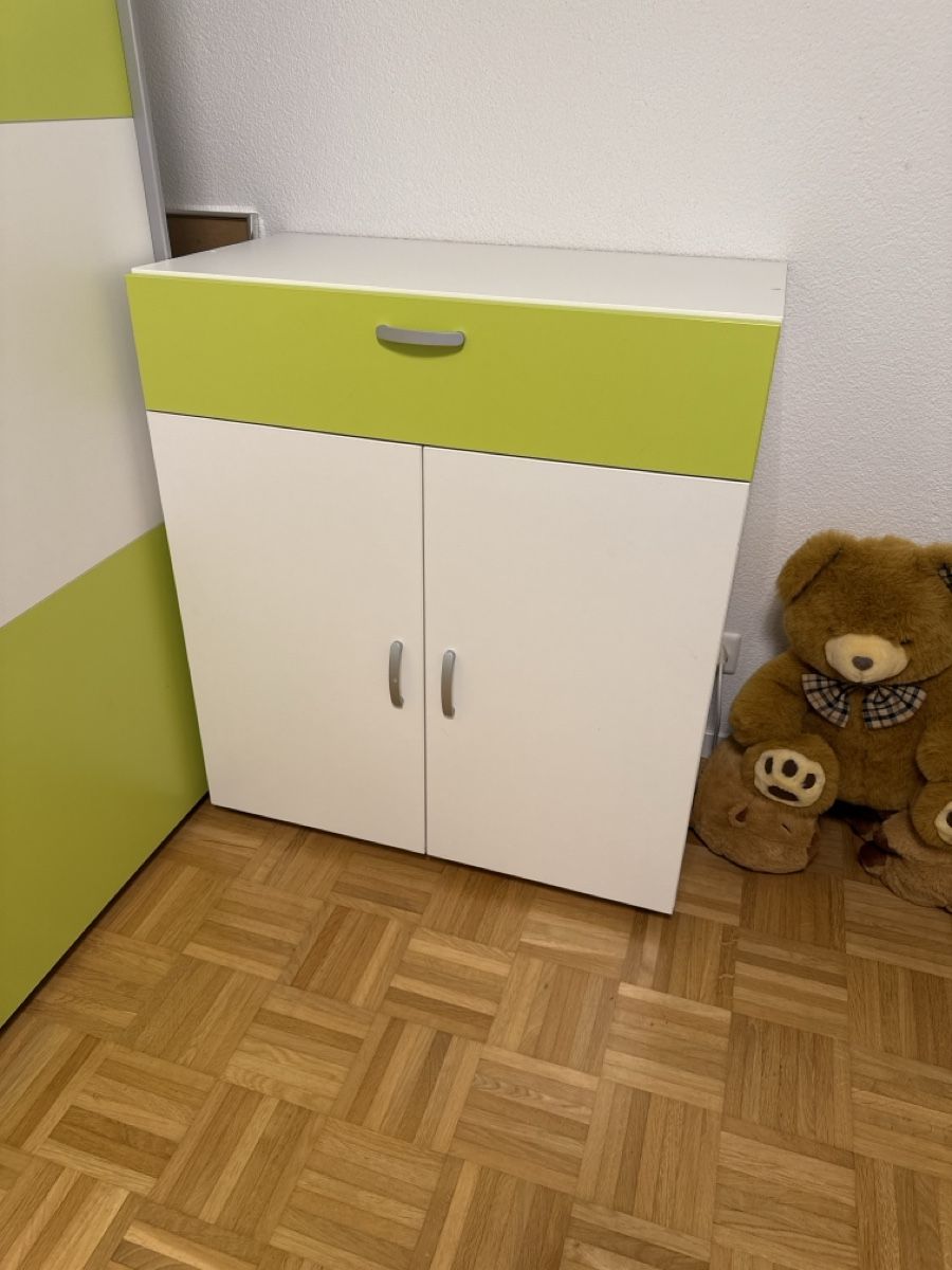 Letti: Kinderzimmer - Bett mit Kopfteil, Kommode, Schrank Window CH – Usato da Wolhusen venduto da Subi688 5