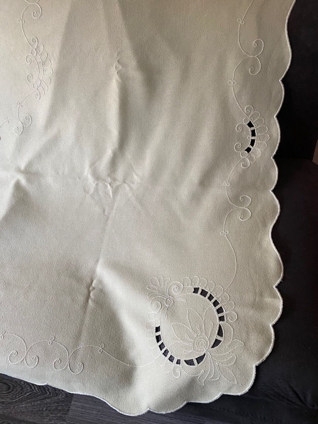 Sonstige Tischwäsche: Tischdecke  ca 226 x 160 cm. olive-kaki – Gebraucht aus Allenwinden von Obalu 3