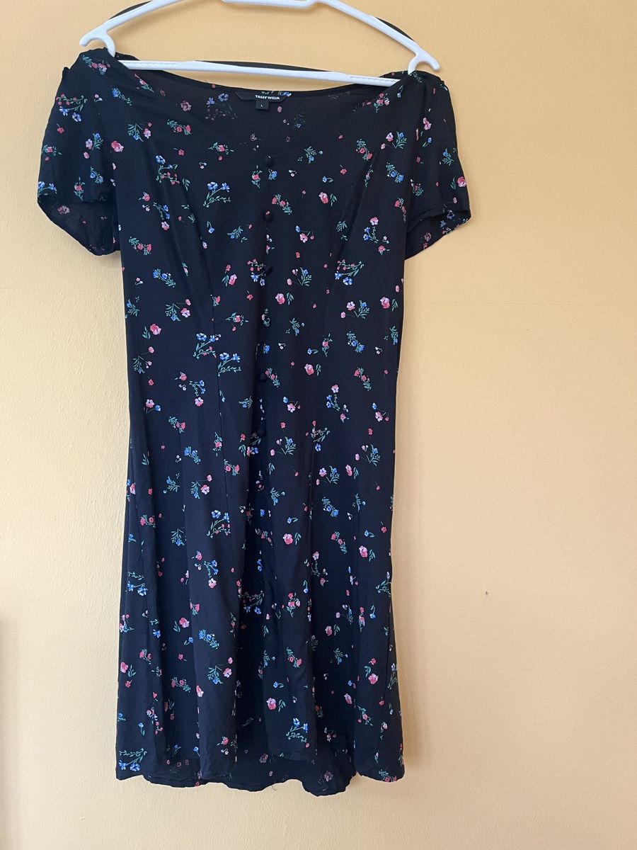 Tally Weijl Robes: Kleid Blumenmuster Gr, L – D'occasion à Wiggen par Zauber_fee 1
