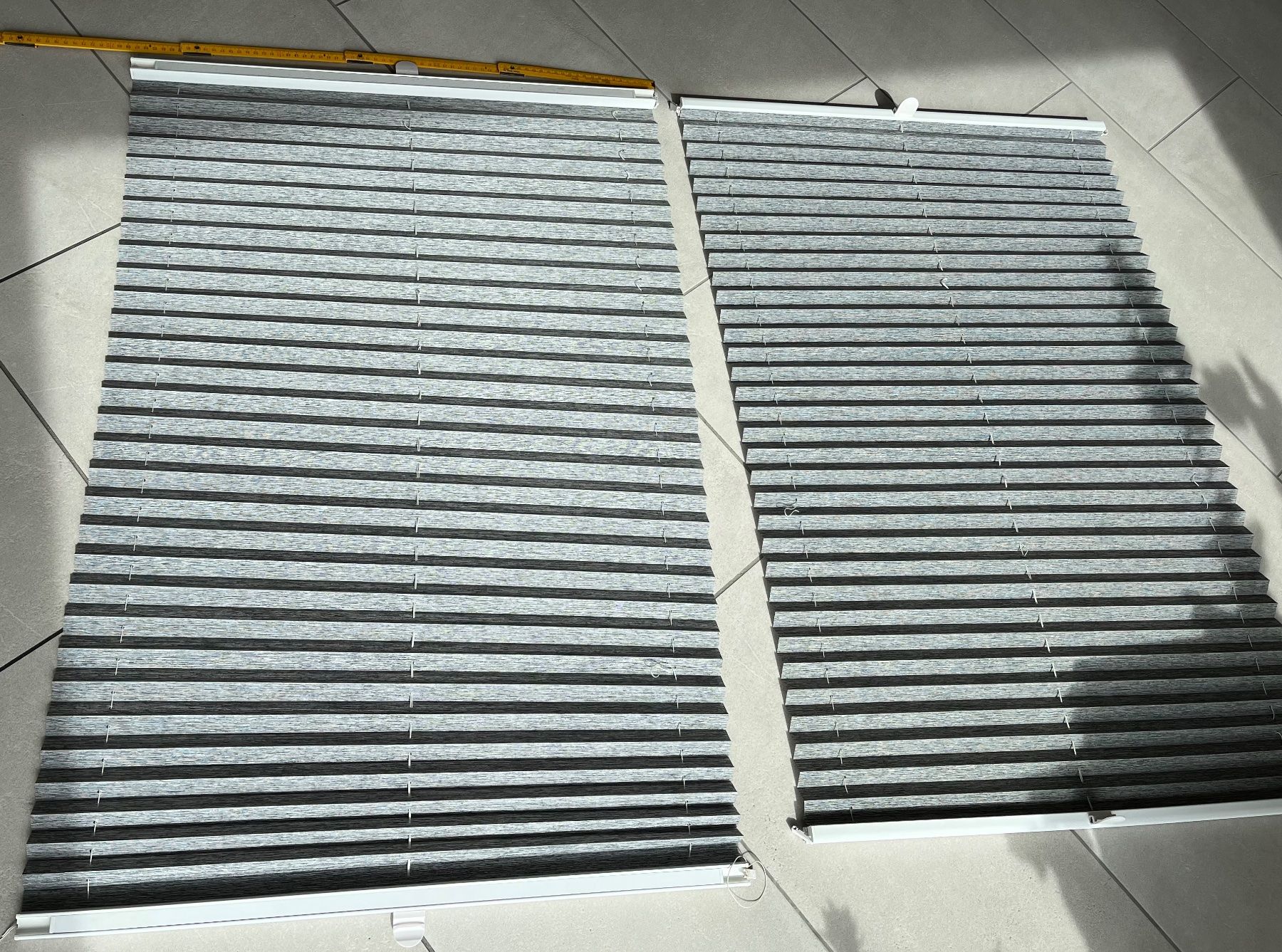 Tende da sole: Rollo Plissee grau gebraucht Breite 67cm, Länge 97 cm – Usato da Nussbaumen AG venduto da car_7b54