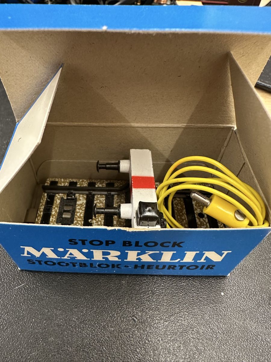 Märklin Modellini di ferrovie: Märklin 7191 Beleuchteter Prellbock – Nuovo (secondo la descrizione) da Lupsingen venduto da New-Haven 1