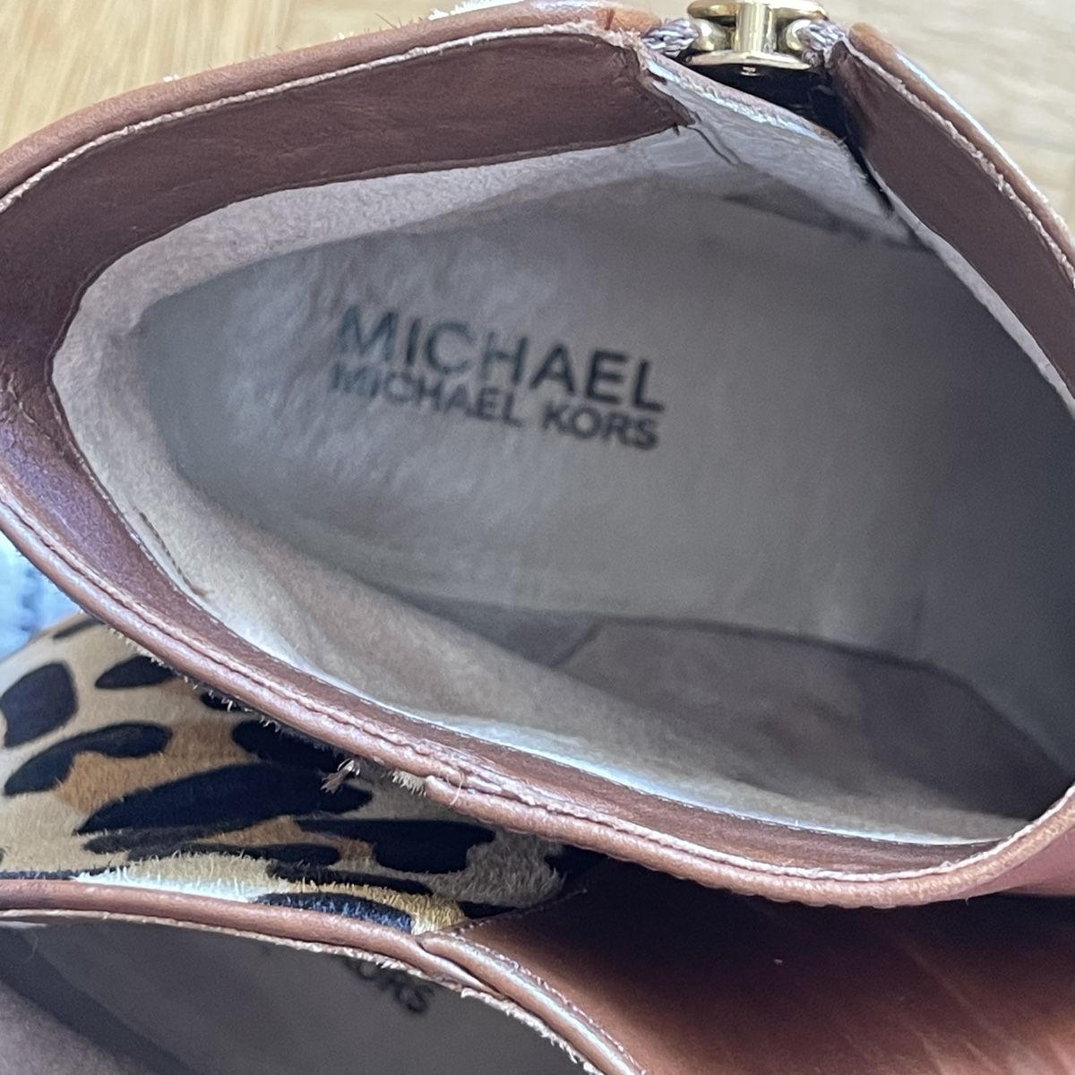 Michael Kors Damenschuhe: Michael Kors Stiefeletten, Größe 8,5 leopardmuster – Gebraucht aus Bern von dek_7bjd 7