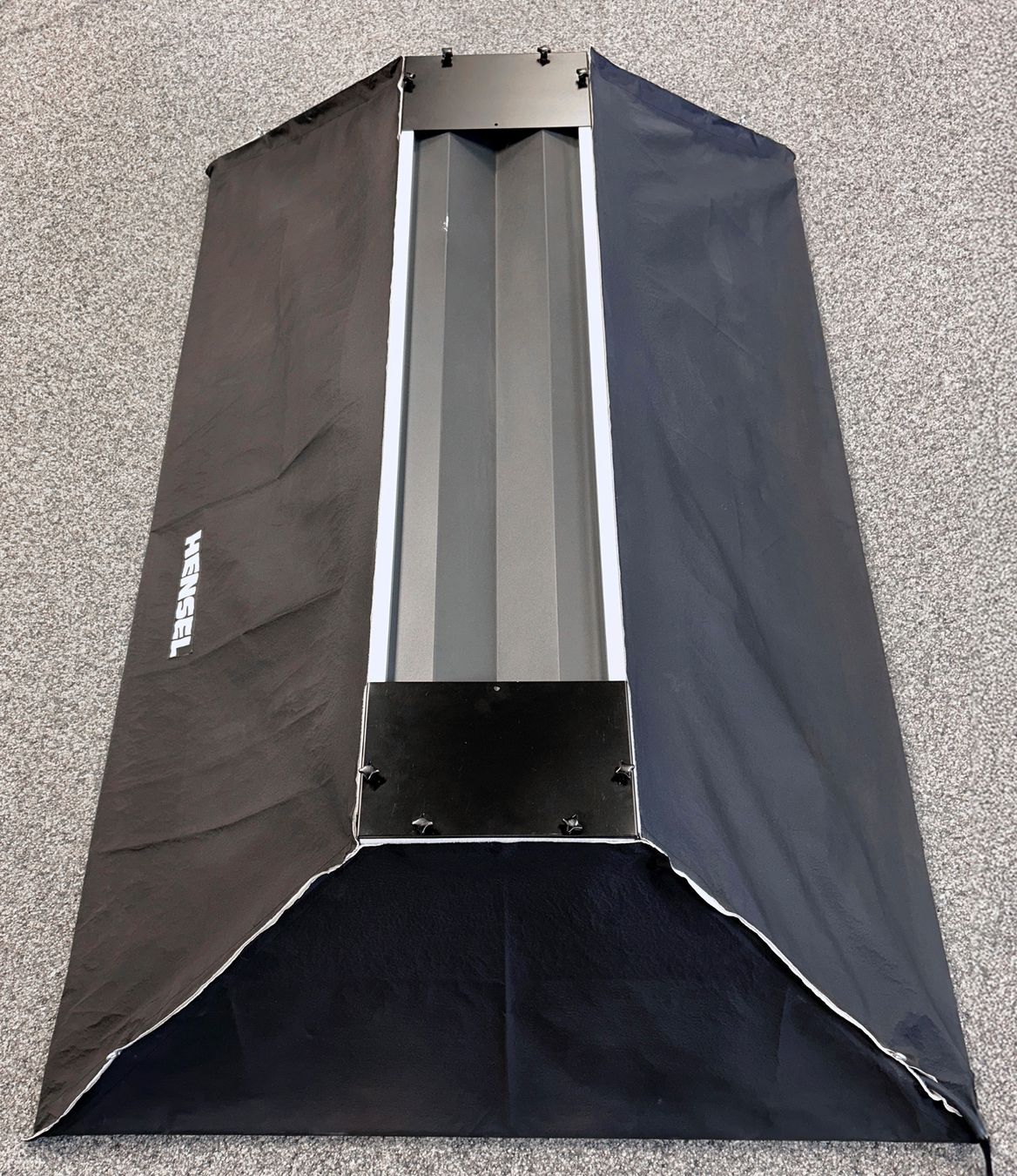 Flash: HENSEL - Table Top Autolight, Softbox, Lichtwanne, 130x200cm – Usato da St. Gallen venduto da kobayashi-maru 4
