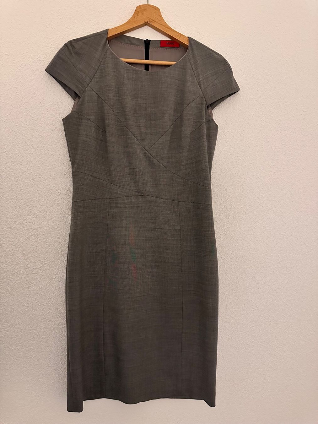 Hugo Boss Vestiti: Business Kleid Hugo Boss Grösse 36 – Usato da Tuggen venduto da wollistar