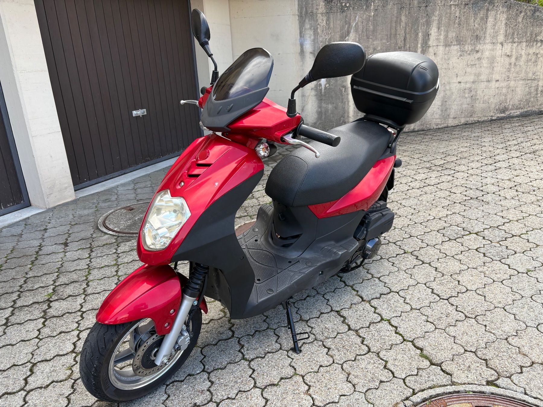 Sym Scooters: Roller SYM Orbit 125 ab Fr. 1.- – Gebraucht aus Einsiedeln von E-Street