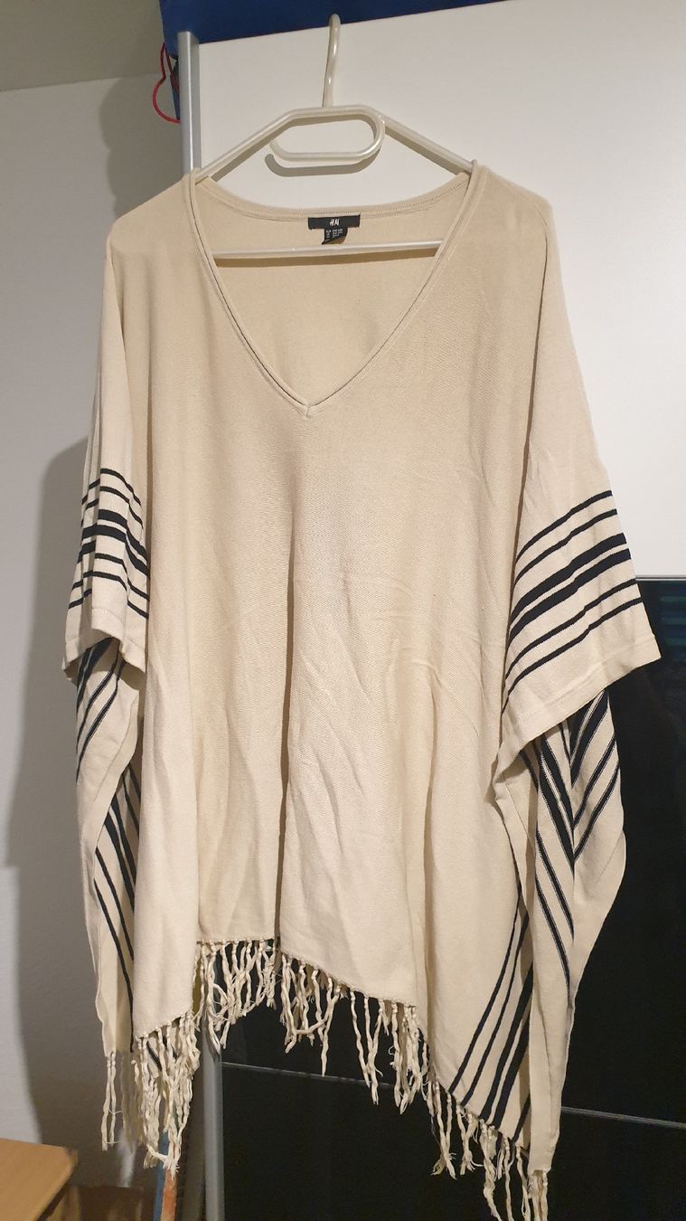 H&M Bolero: Poncho – Usato da Schübelbach venduto da Holdi-8