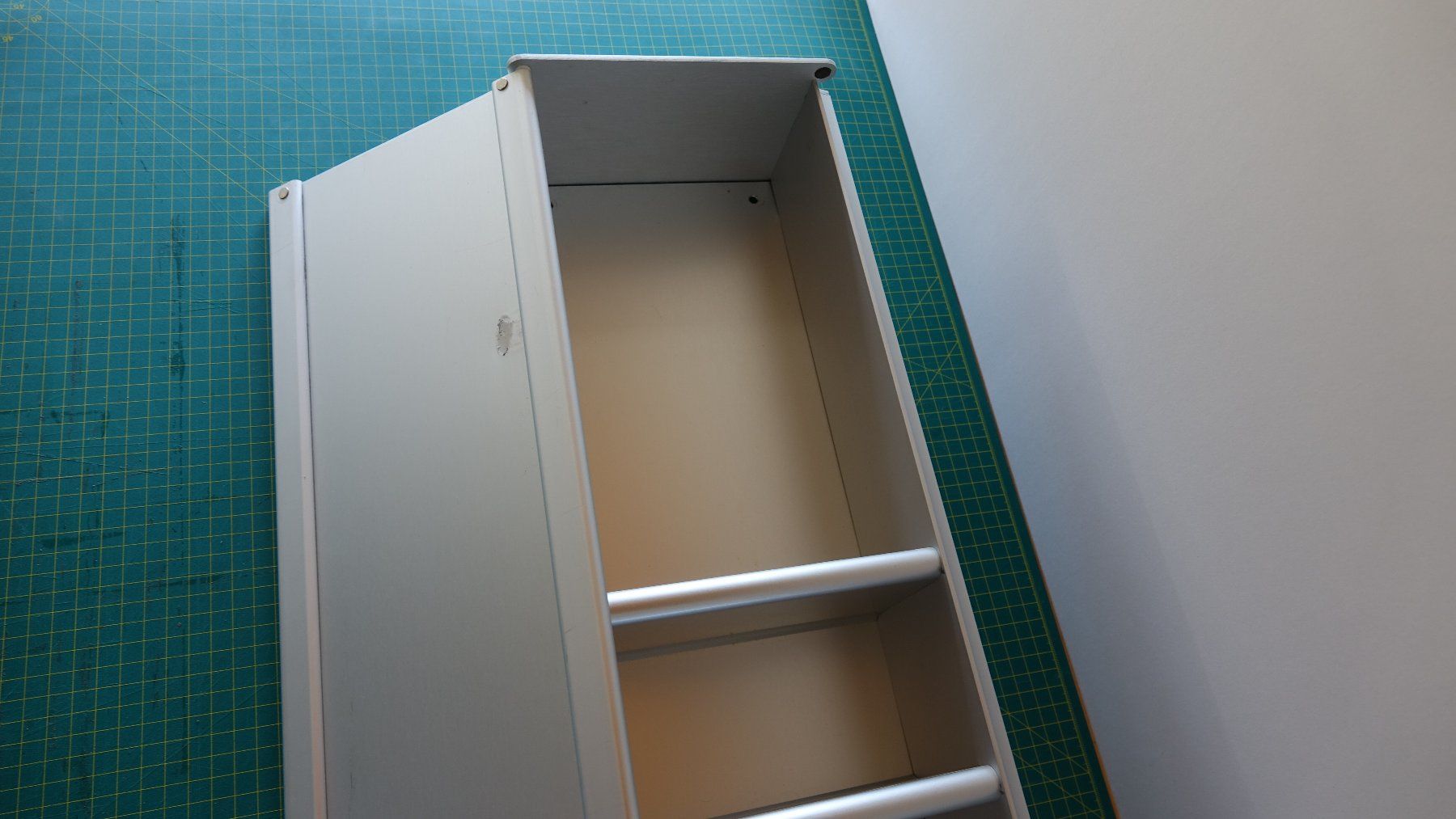 Armadietti a specchio: Aluminium-Spiegelschrank – Usato da Canobbio venduto da rima71