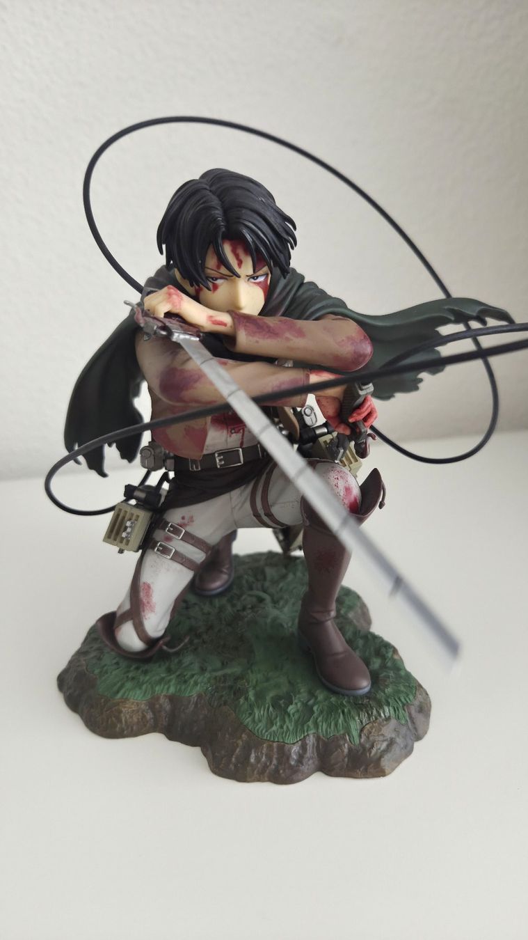 Kotobukiya Statuette: Levi Ackerman - Attack on Titan - 1/7 Scale – Nuovo (secondo la descrizione) da Winterthur venduto da shadow_volpe