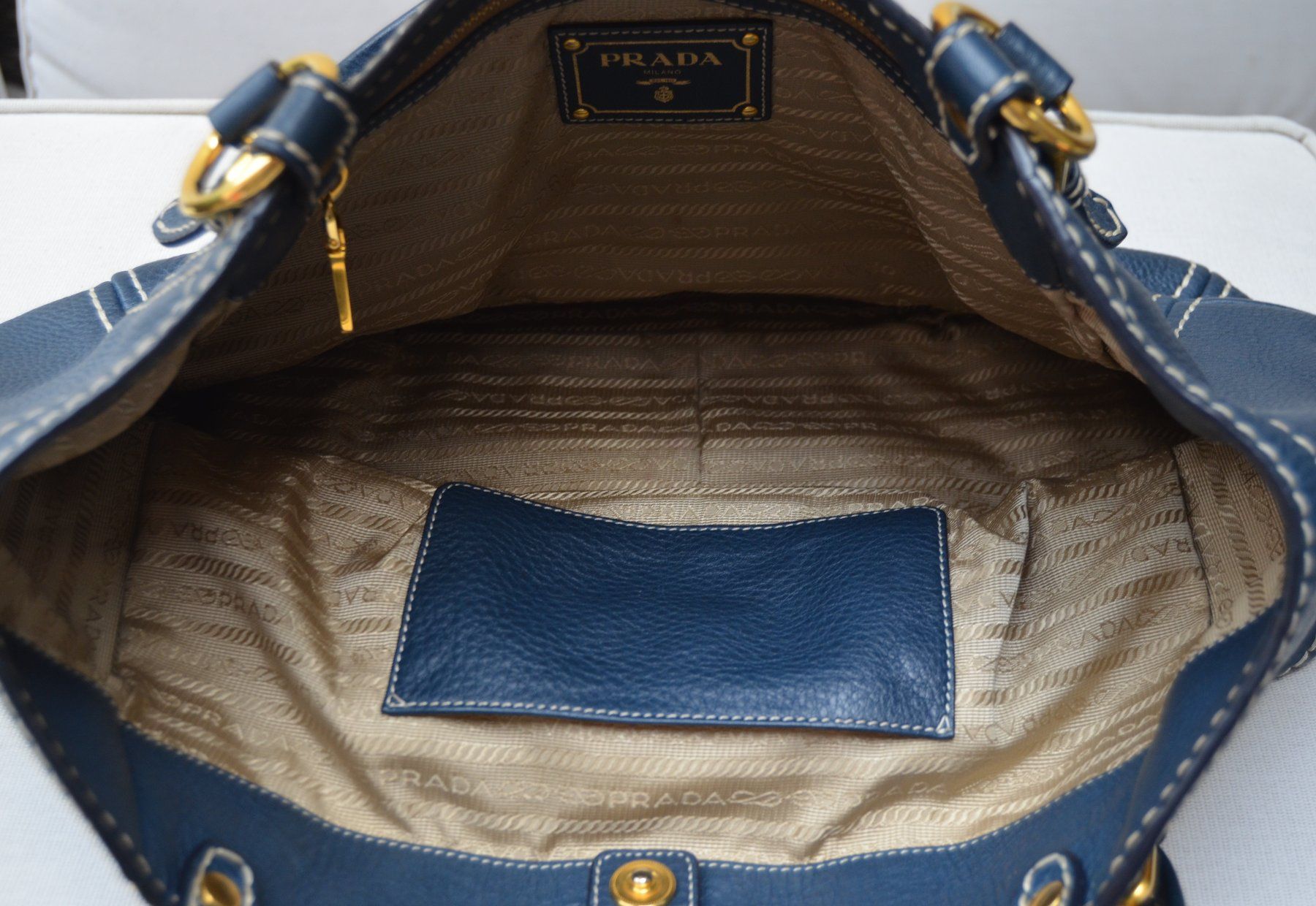 Prada Sacs femmes: Prada Vitello Daino Tasche / sac – D'occasion à Collonges par Auganien 7