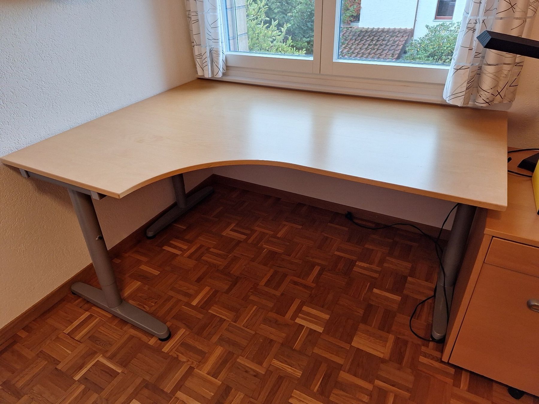 Ikea Schreibtische: Eckschreibtisch – Gebraucht aus Illnau von bar_b7nz