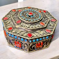 Boîte à bijoux en filigrane de laiton tibétain vintage