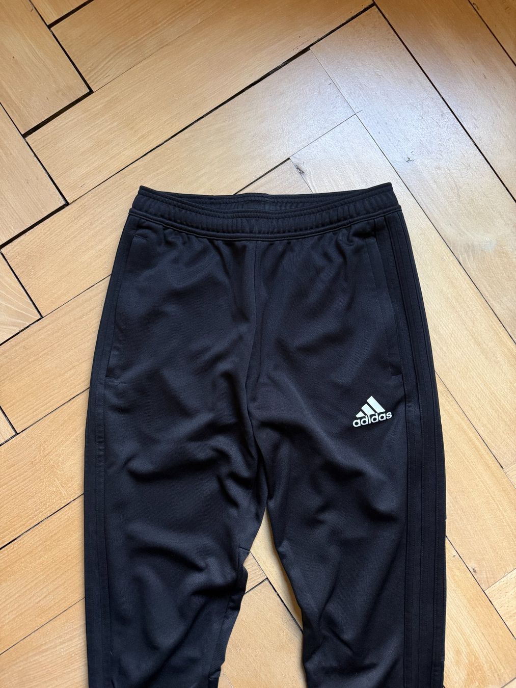 Adidas Pantaloni: ADIDAS - Trainerhose schwarz S – Usato da Zürich venduto da Diazaio 1