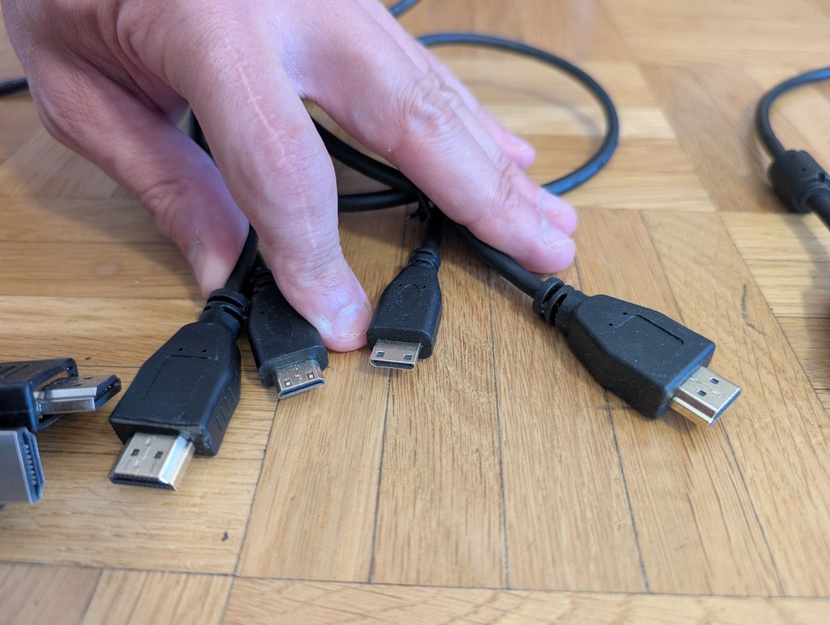 Câbles: Diverse Hdmi Kabel – D'occasion à Roggwil BE par MA-4900 3