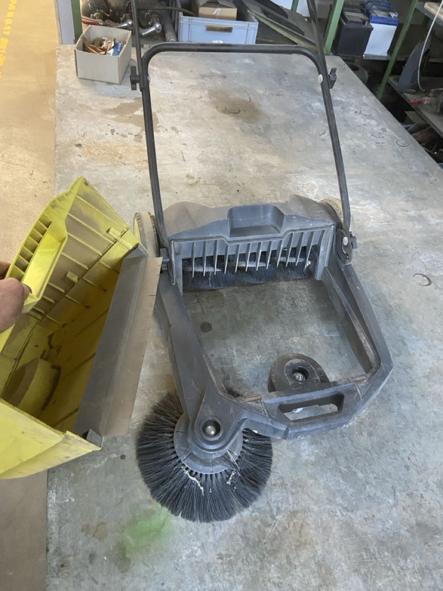 Alle Maschinen: Kehrmaschine Ab 1CHF – Gebraucht aus Oberuzwil von Blickwerk 3