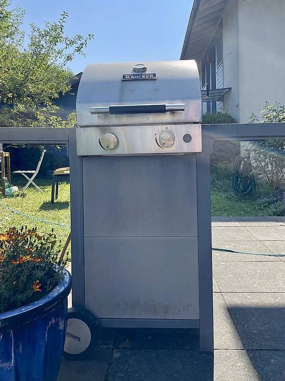 Griglie: Grill Barbecue à gaz Tenneker à donner – Usato da Ecublens VD venduto da gra_r782